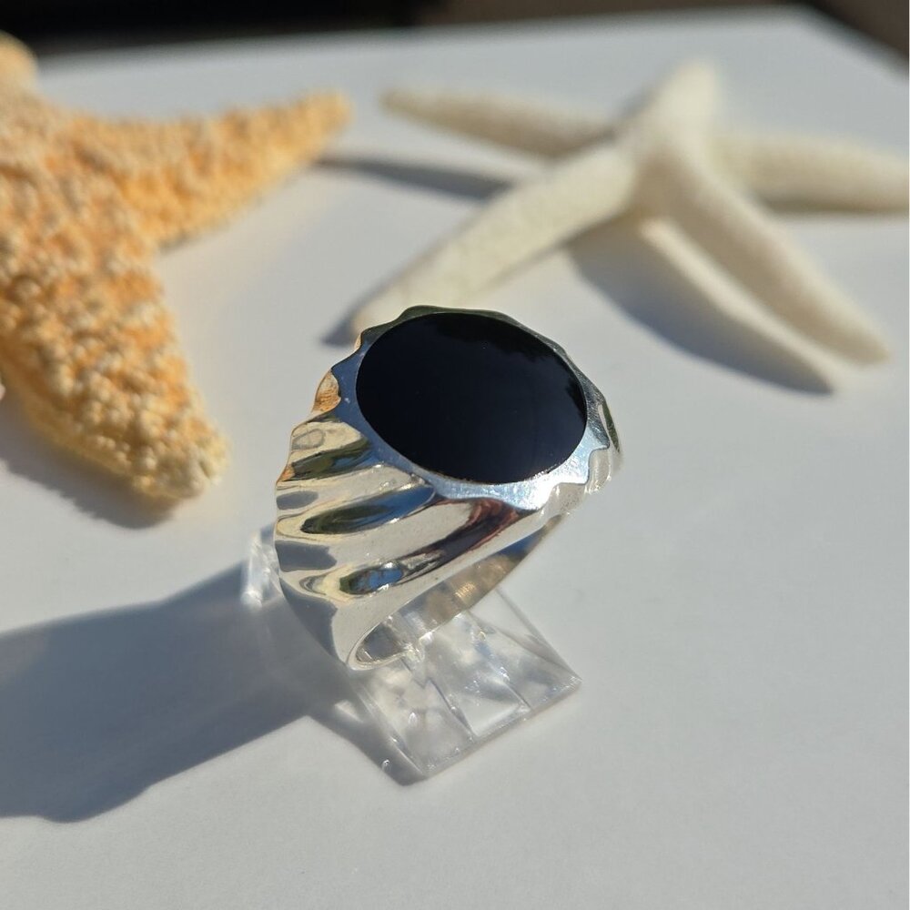 Men's Handcrafted Polished Natural Onyx Sterling Silver Ring - Picture 12 of 16